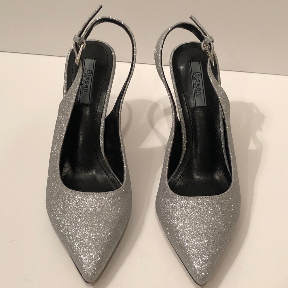 NWOT  Silver Glitter pumps with heels
